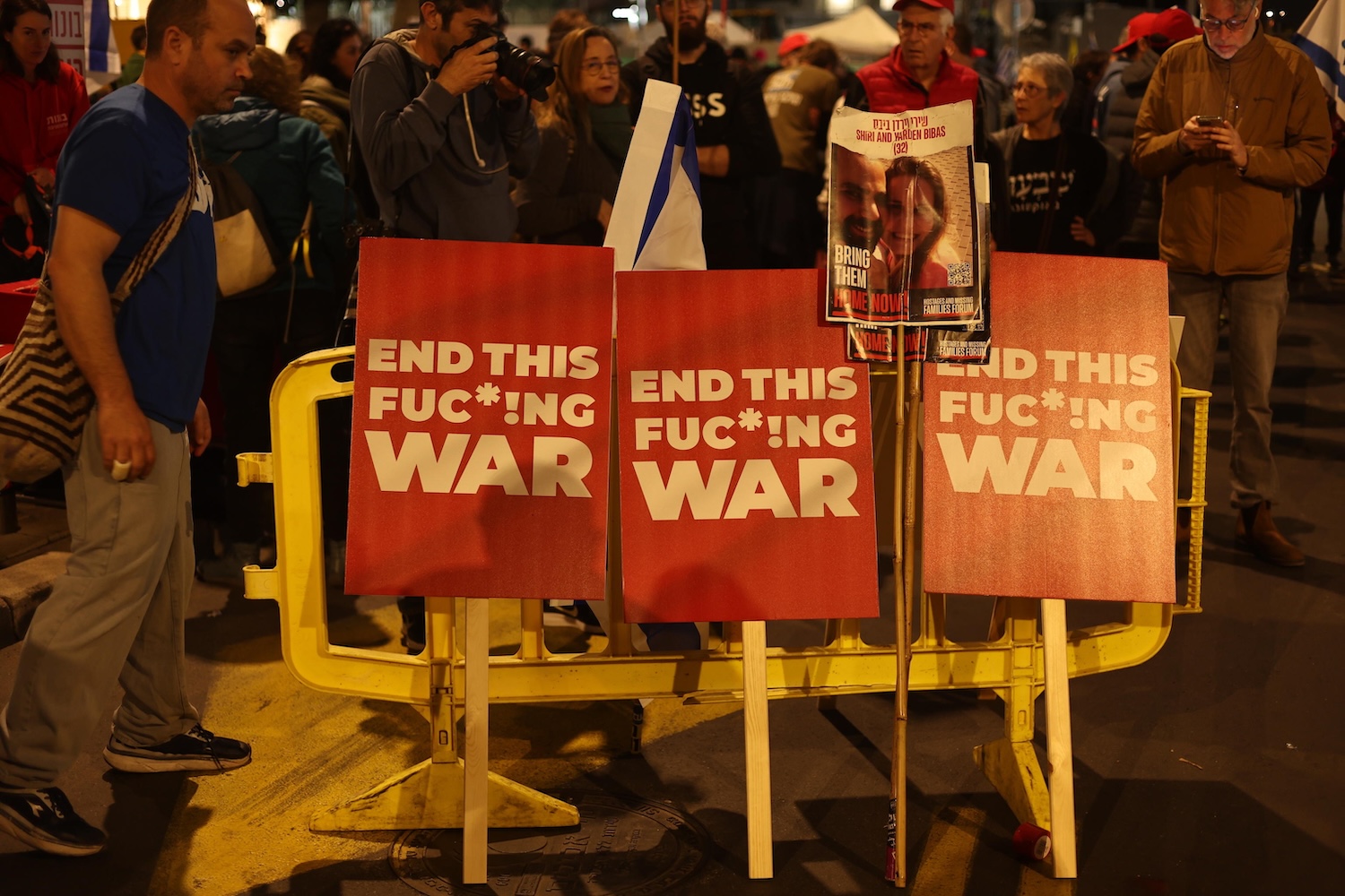 https://static.open.online/wp-content/uploads/2025/01/tel-aviv-protesta.jpg