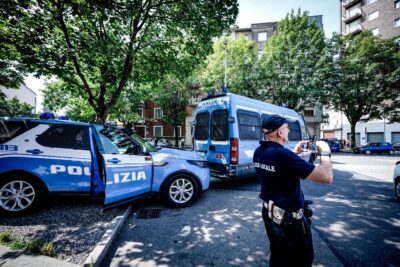 torino studente insulta poliziotti