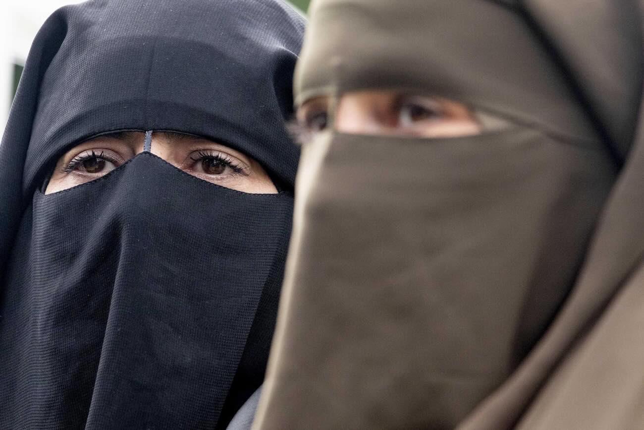 Monfalcone, a scuola le ragazze col niqab identificate ogni mattina. Protesta il Pd: «Inaccettabile»