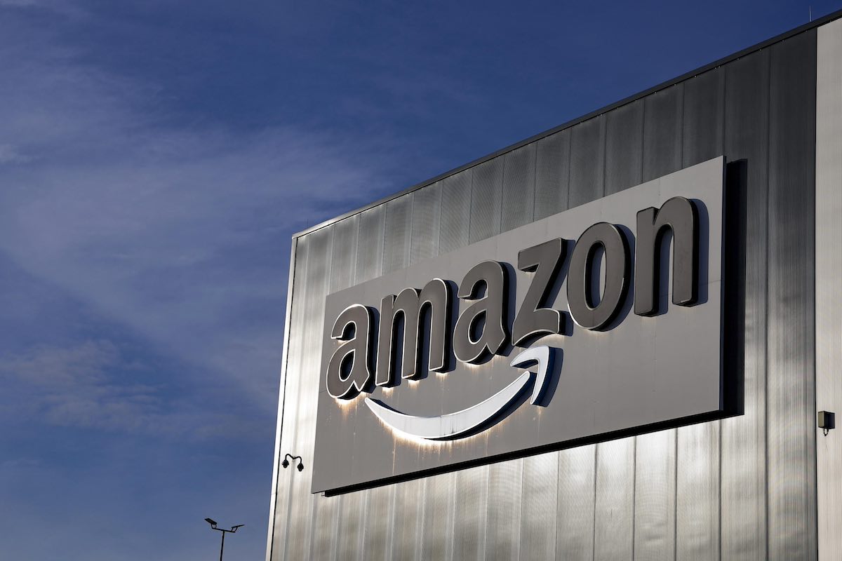 amazon frode fiscale algoritmo manager indagati milano