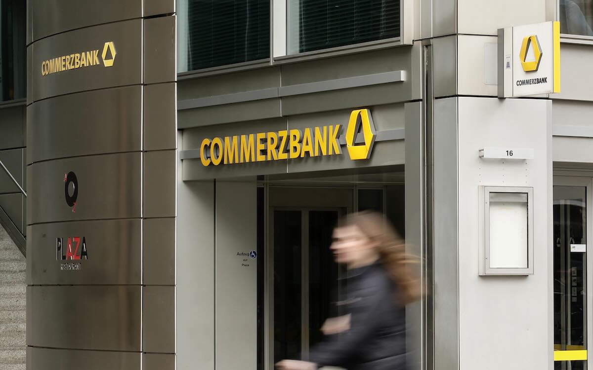 Commerzbank vs unicredit orcel