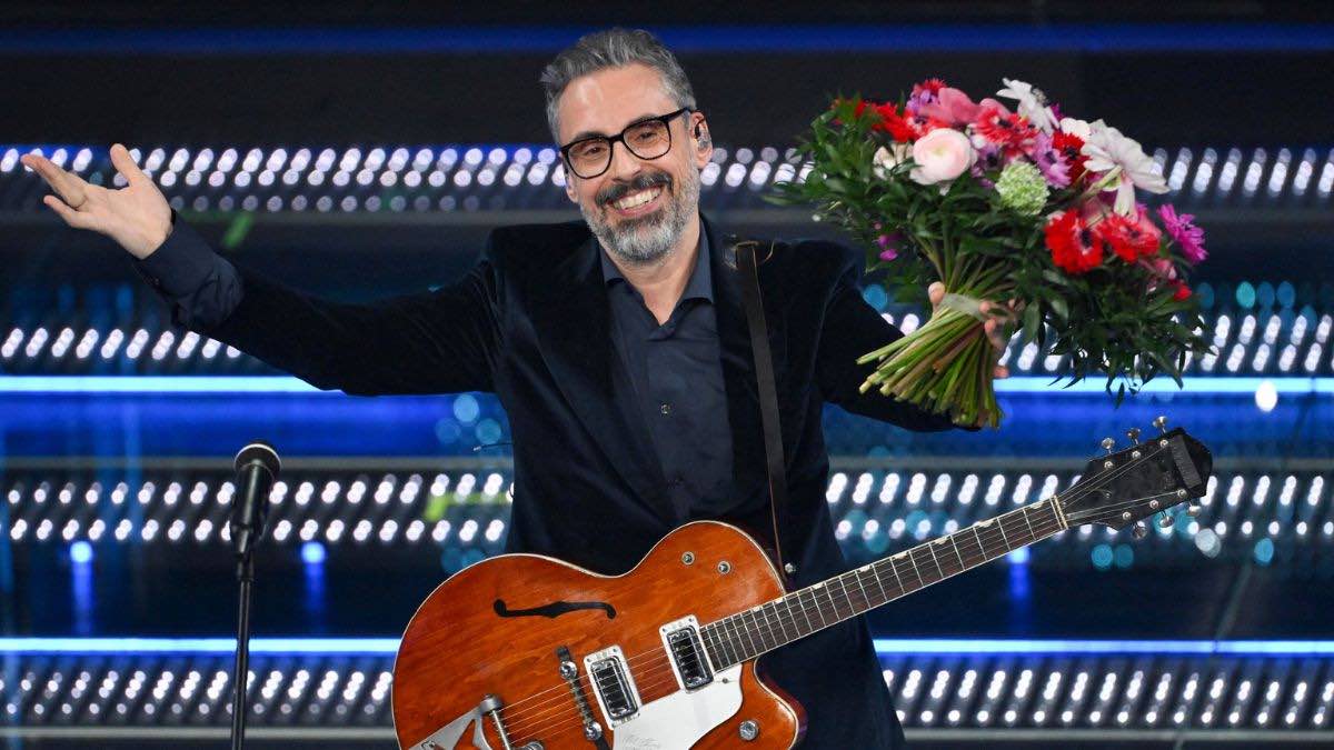 festival sanremo 2025 brunori ovazione video