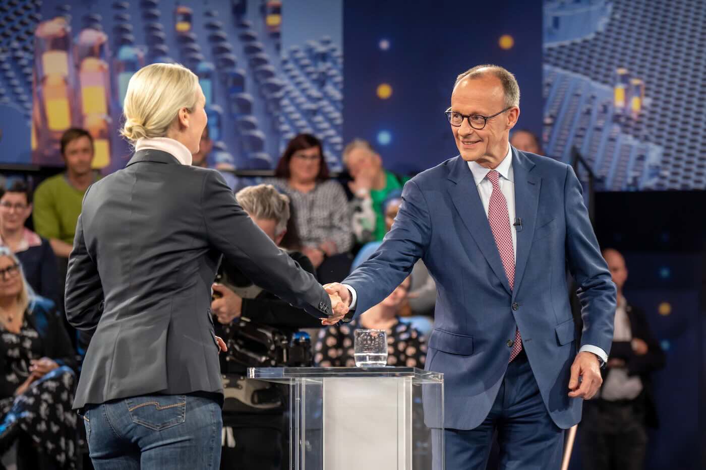 Merz il futuro cancelliere, Weidel la leader atipica dell’estrema destra: chi sono i due vincitori delle elezioni in Germania