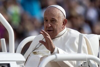 papa francesco fedeli apprensione bollettino medico 19