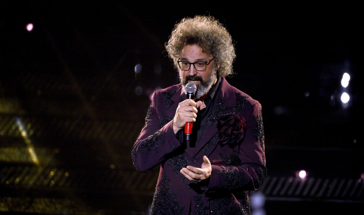 Sanremo 2025, Simone Cristicchi e la canzone per la madre che ha fatto piangere tutti: «Retorica? Questa è vita autentica»