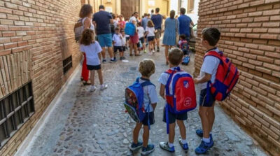 padre registratore zaino figlia maltrattamenti maestre scuola