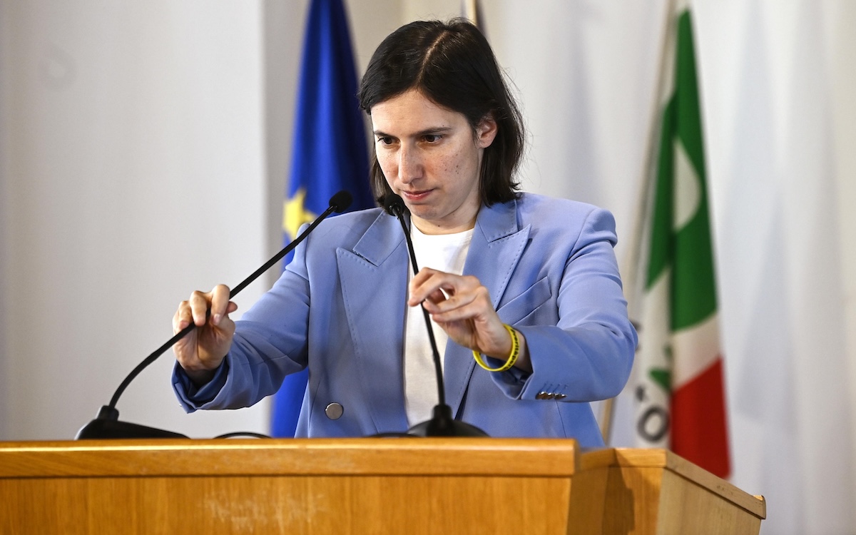 Via libera del Parlamento Ue al piano di riarmo. Si spacca il Pd: 11 deputati si ribellano a Elly Schlein e votano a favore