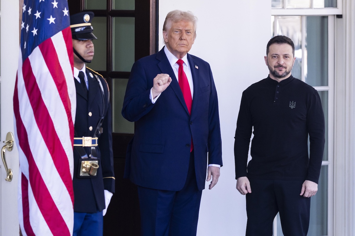 Trump fiuta il nuovo affare in Ucraina, il “consiglio” a Zelensky: «Le centrali elettriche e nucleari ve le gestiamo noi»