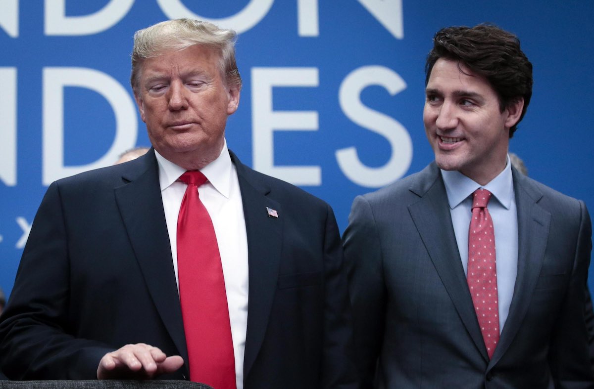 Trump sospende i dazi in Canada e Messico fino al 2 aprile. «Non l’ho fatto per i mercati»