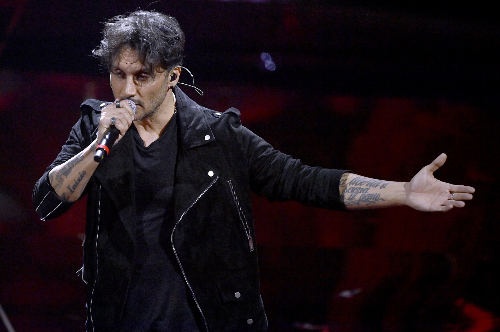 Fabrizio Moro e l’incubo della depressione: «La musica non mi dava più emozioni. Stavo chiuso in casa con il cane e non vedevo nessuno»