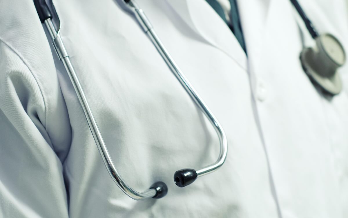 https://static.open.online/wp-content/uploads/2025/03/medico-archiviato-procedimento-palermo.jpeg