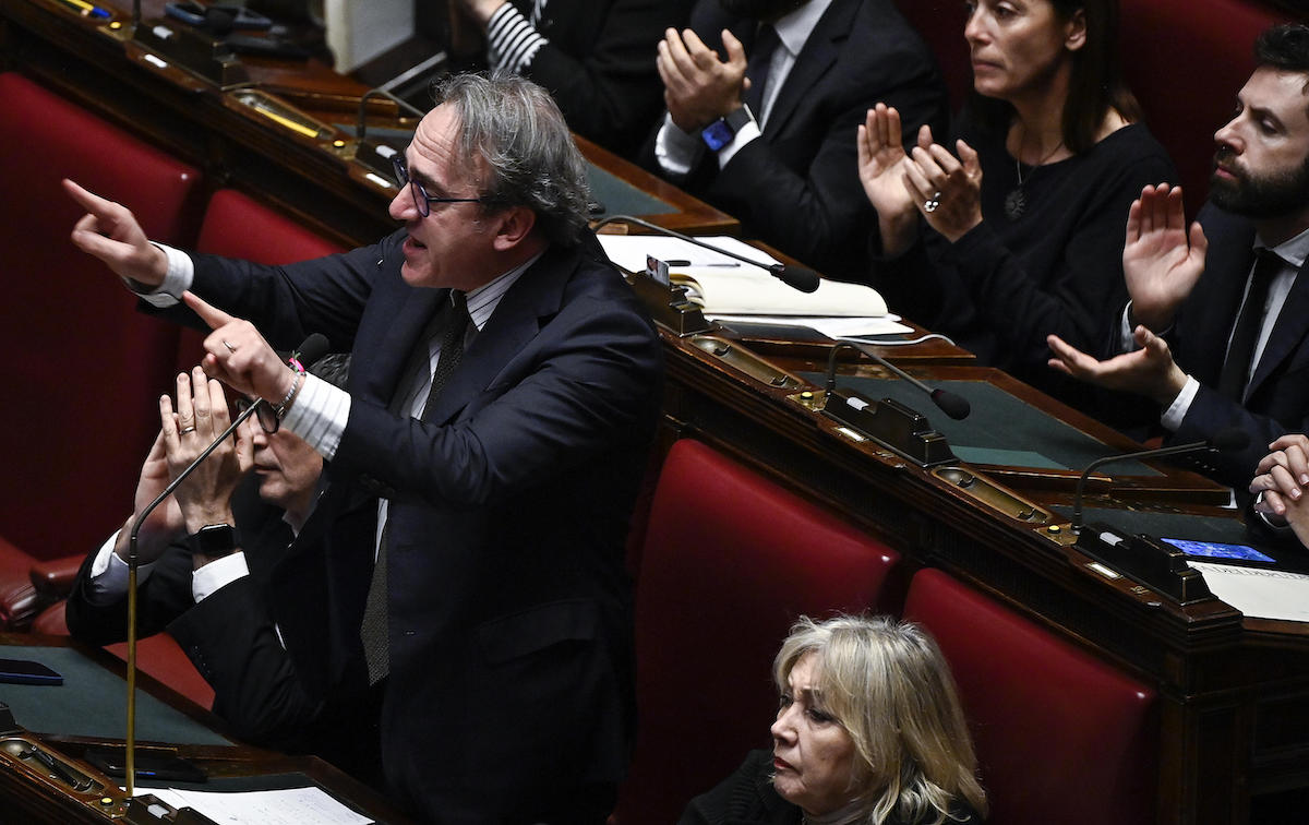 L’accusa di Bonelli alla Camera: «L’Italia ha ospitato le esercitazioni degli F35 israeliani, che poi tornano a bombardare Gaza»