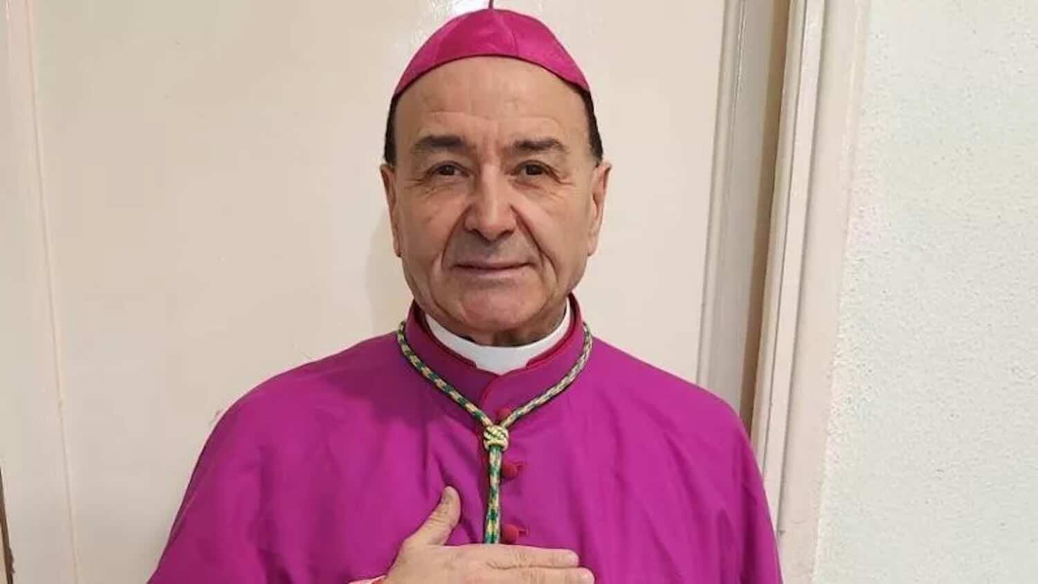 «Dammi 25 mila euro e lavori in Vaticano». Le false promesse dell’arcivescovo della Chiesa vetero cattolica: inguaiato dal fedele ai domiciliari «Dammi 25 mila euro e lavori in Vaticano». Le false promesse dell’arcivescovo della Chiesa vetero cattolica: inguaiato dal fedele ai domiciliari