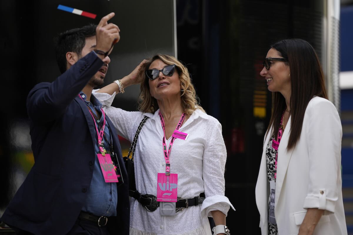 Barbara D’Urso: «Dopo l’addio a Mediaset sono spariti tutti. Ho lasciato l’Italia per il troppo dolore»