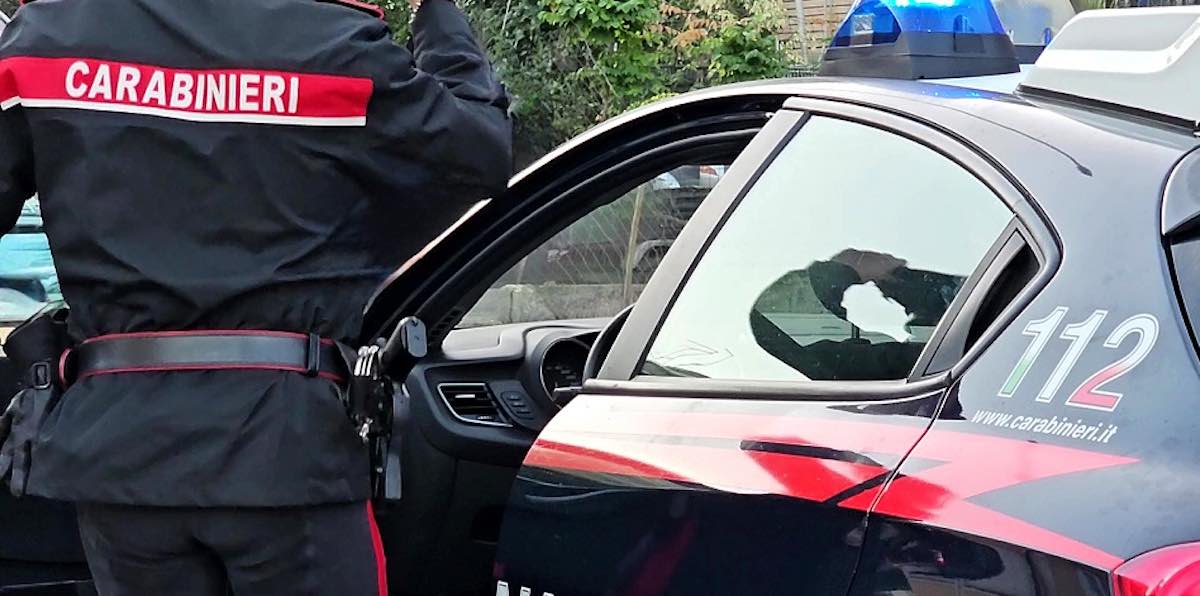 Prato, prof bastonata e soffocata dall’ex fidanzato: salvata da tre passanti Prato, prof bastonata e soffocata dall’ex fidanzato: salvata da tre passanti