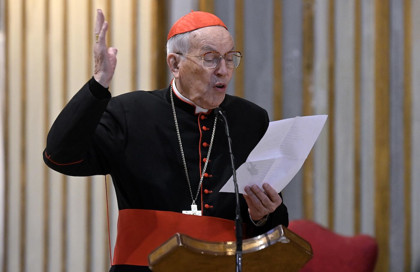 https://static.open.online/wp-content/uploads/2025/05/cardinale-re-omelia-elezione-papa.jpeg