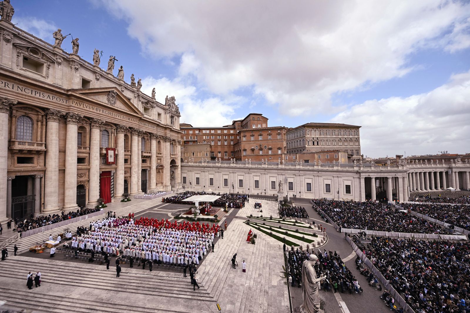 I cardinali in Conclave senza telefonini, ma non ci si fida troppo. Il Governatorato staccherà le linee telefoniche in tutto il Vaticano