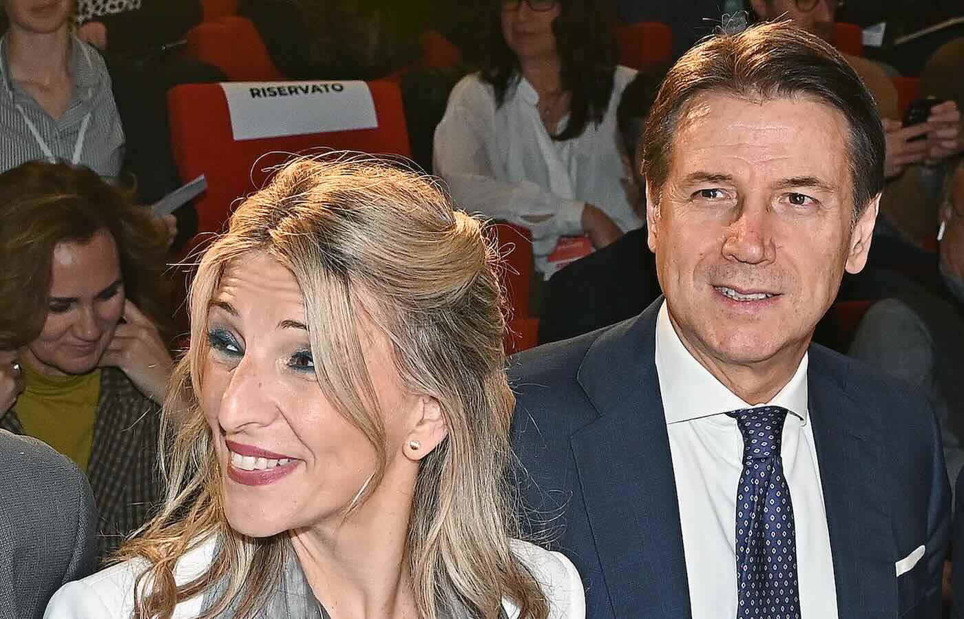 Conte punta sulla riduzione dell’orario di lavoro a parità di stipendio. L’idea del leader M5s di guardare alla Spagna: «Lì lo stanno facendo per davvero» Conte punta sulla riduzione dell’orario di lavoro a parità di stipendio. L’idea del leader M5s di guardare alla Spagna: «Lì lo stanno facendo per davvero»