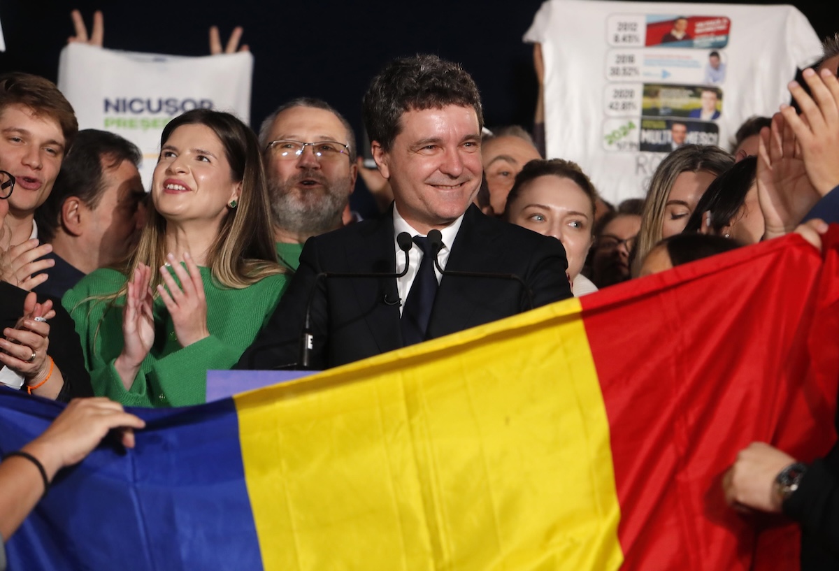 Elezioni in Romania, spoglio quasi completato: l’europeista Dan a un passo dalla vittoria Elezioni in Romania, spoglio quasi completato: l’europeista Dan a un passo dalla vittoria
