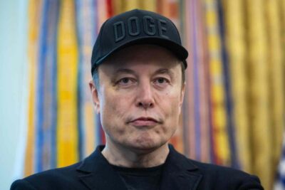 Elon Musk con l'occhio nero