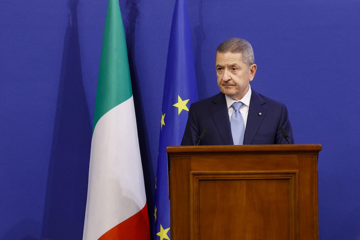 il conto dei dazi lo pagheranno gli usa dollaro sempre più debole l avvertimento di panetta da Open.online il conto dei dazi lo pagheranno gli usa dollaro sempre più debole l avvertimento di panetta