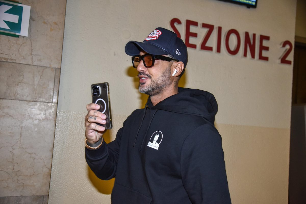 fabrizio corona condanna evasione domiciliari