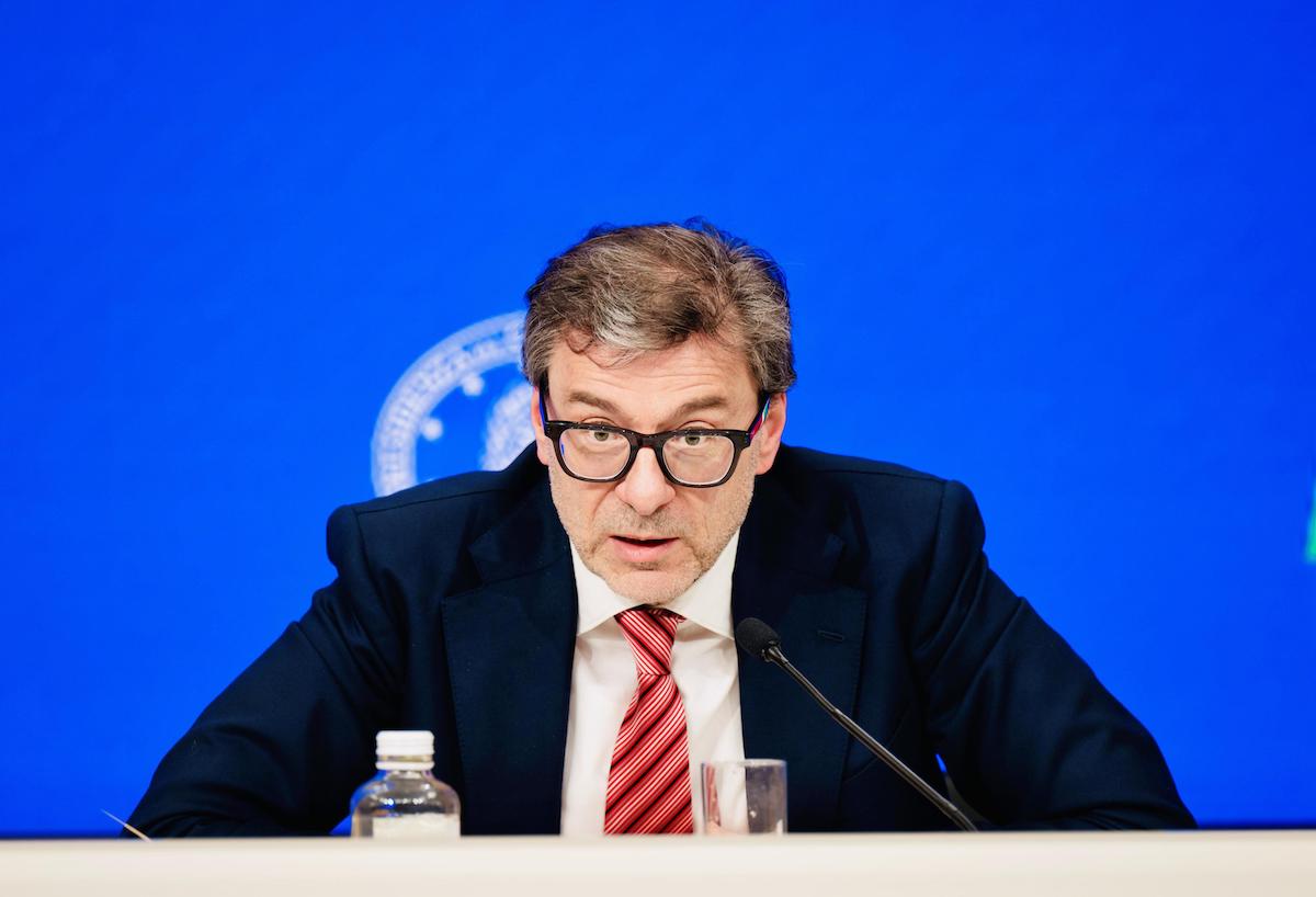 Giorgetti alla Camera: «Ai ceti medi già ridotte 18 miliardi di tasse, orizzonte pluriennale per il resto»