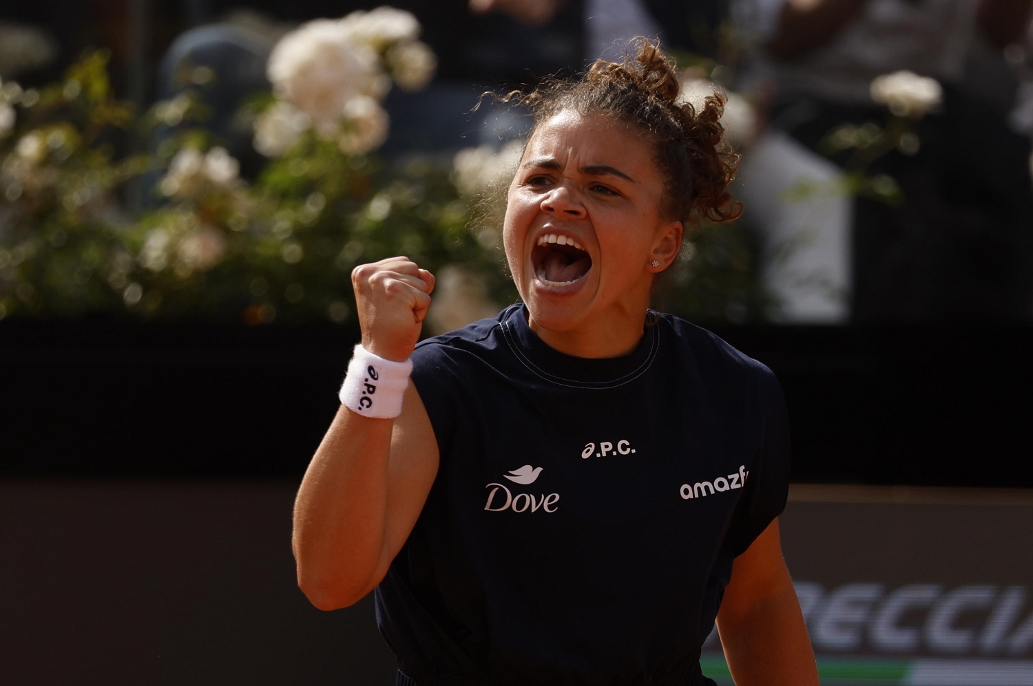 Super Jasmine Paolini, vola in finale agli Internazionali di Roma. È la prima italiana da 11 anni Super Jasmine Paolini, vola in finale agli Internazionali di Roma. È la prima italiana da 11 anni