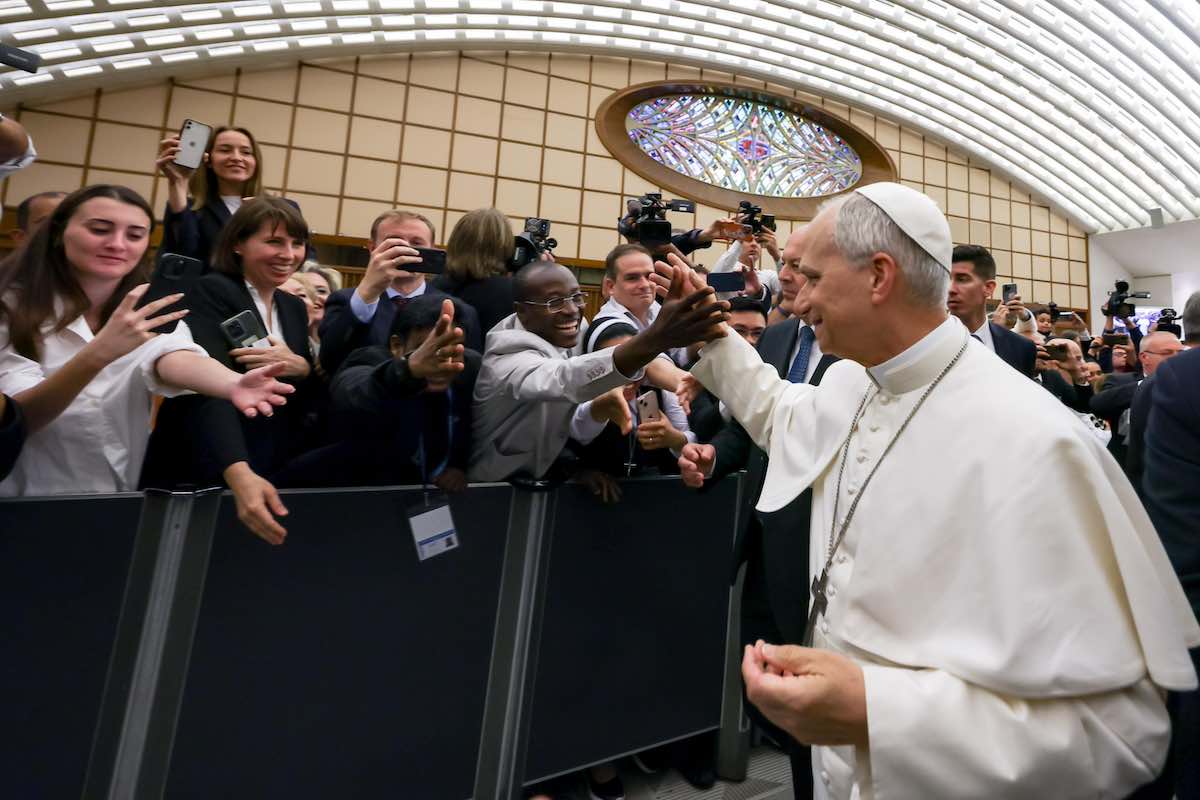 https://static.open.online/wp-content/uploads/2025/05/leone-xiv-social-media-account-instagram-pontifex.jpg