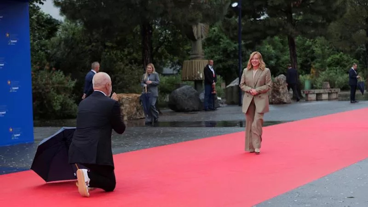 https://static.open.online/wp-content/uploads/2025/05/meloni-rama.jpg