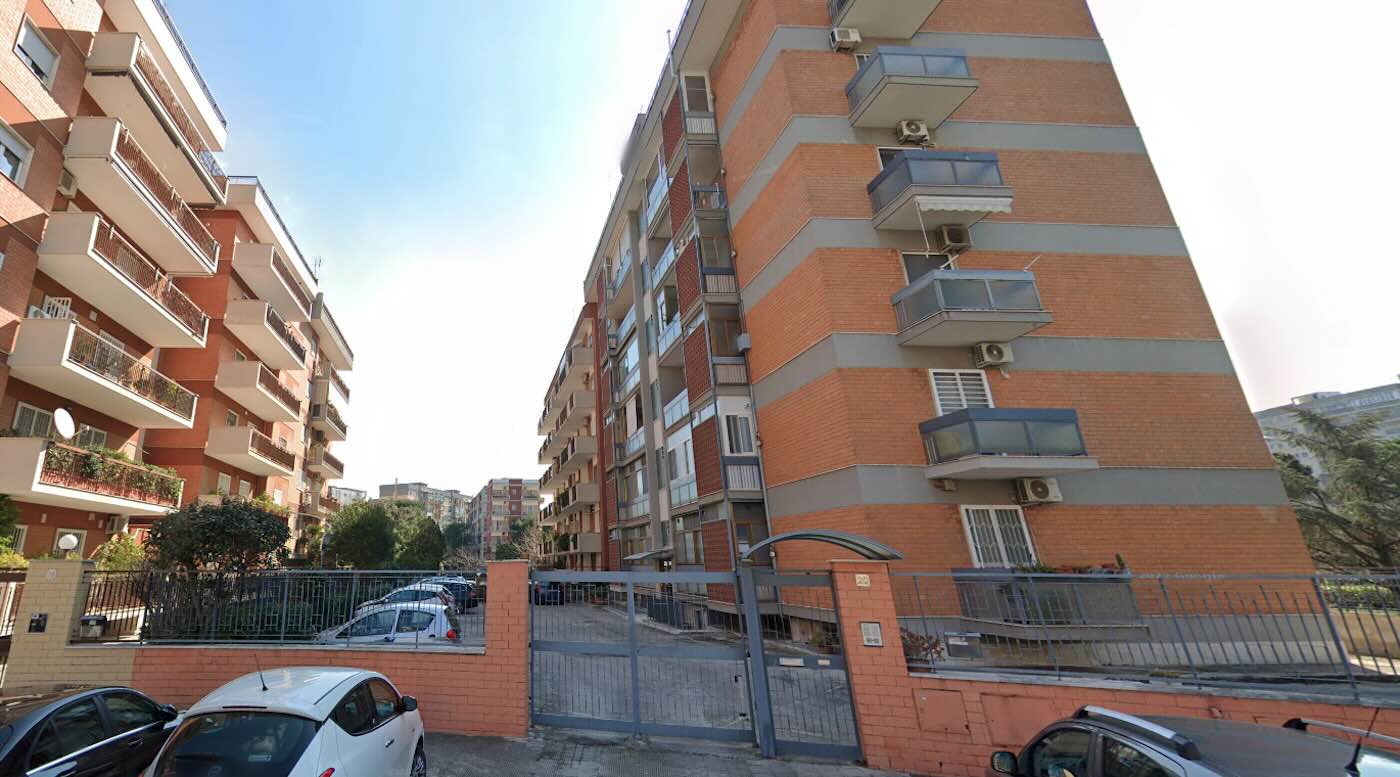 L’incubo di Michele Esposito, picchiato e accoltellato dal vicino di casa: «Mi perseguita da 13 anni, ho paura per la mia famiglia»