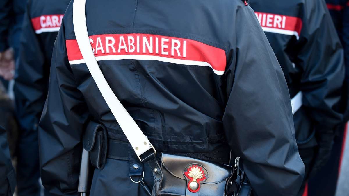 https://static.open.online/wp-content/uploads/2025/05/milano-finto-carabiniere-arrestato.jpg