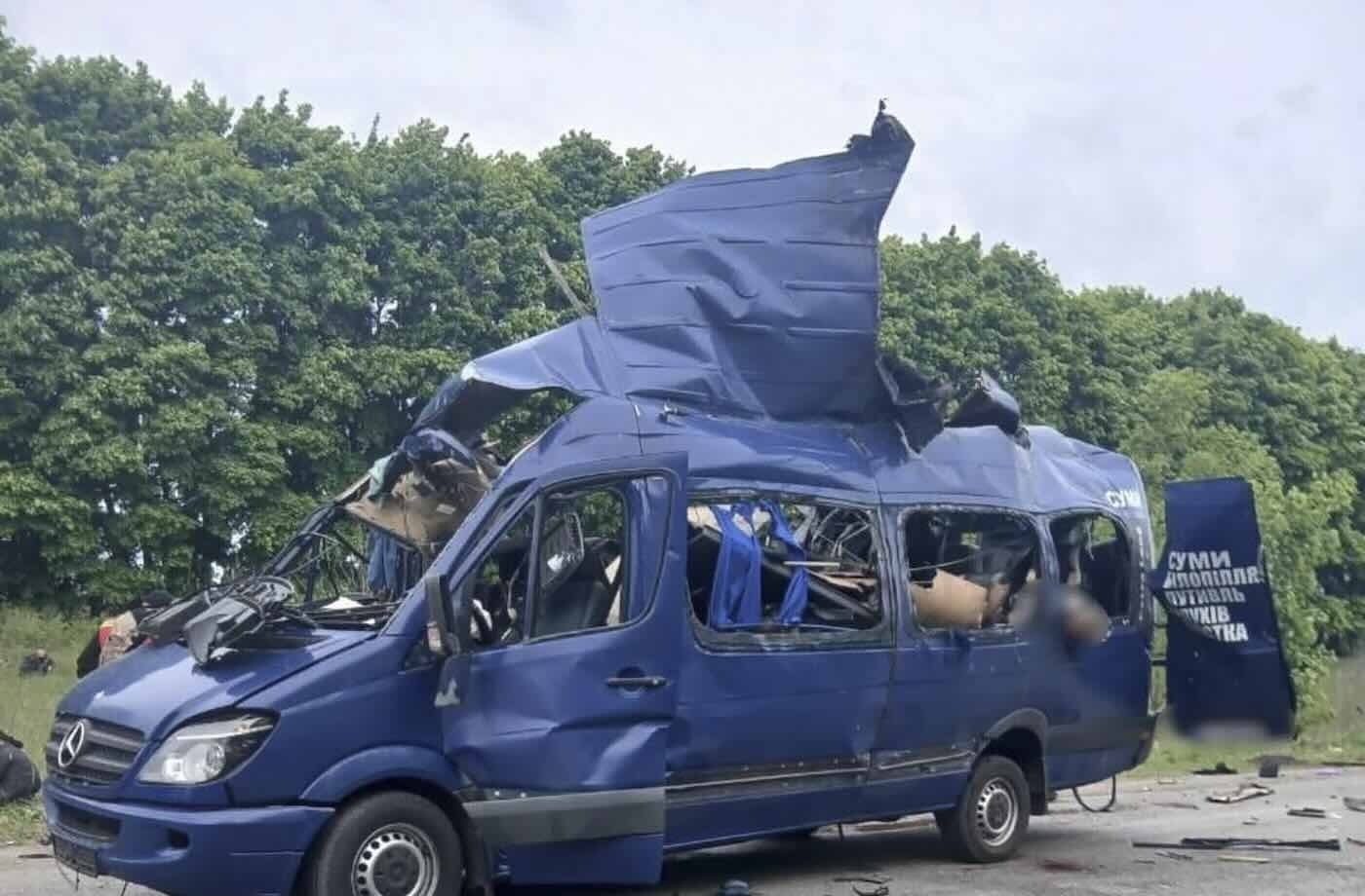 Le condizioni di Mosca per i negoziati di pace: «L’incontro Putin Zelensky solo dopo un accordo». Drone russo su bus a Sumy: 9 morti Le condizioni di Mosca per i negoziati di pace: «L’incontro Putin Zelensky solo dopo un accordo». Drone russo su bus a Sumy: 9 morti