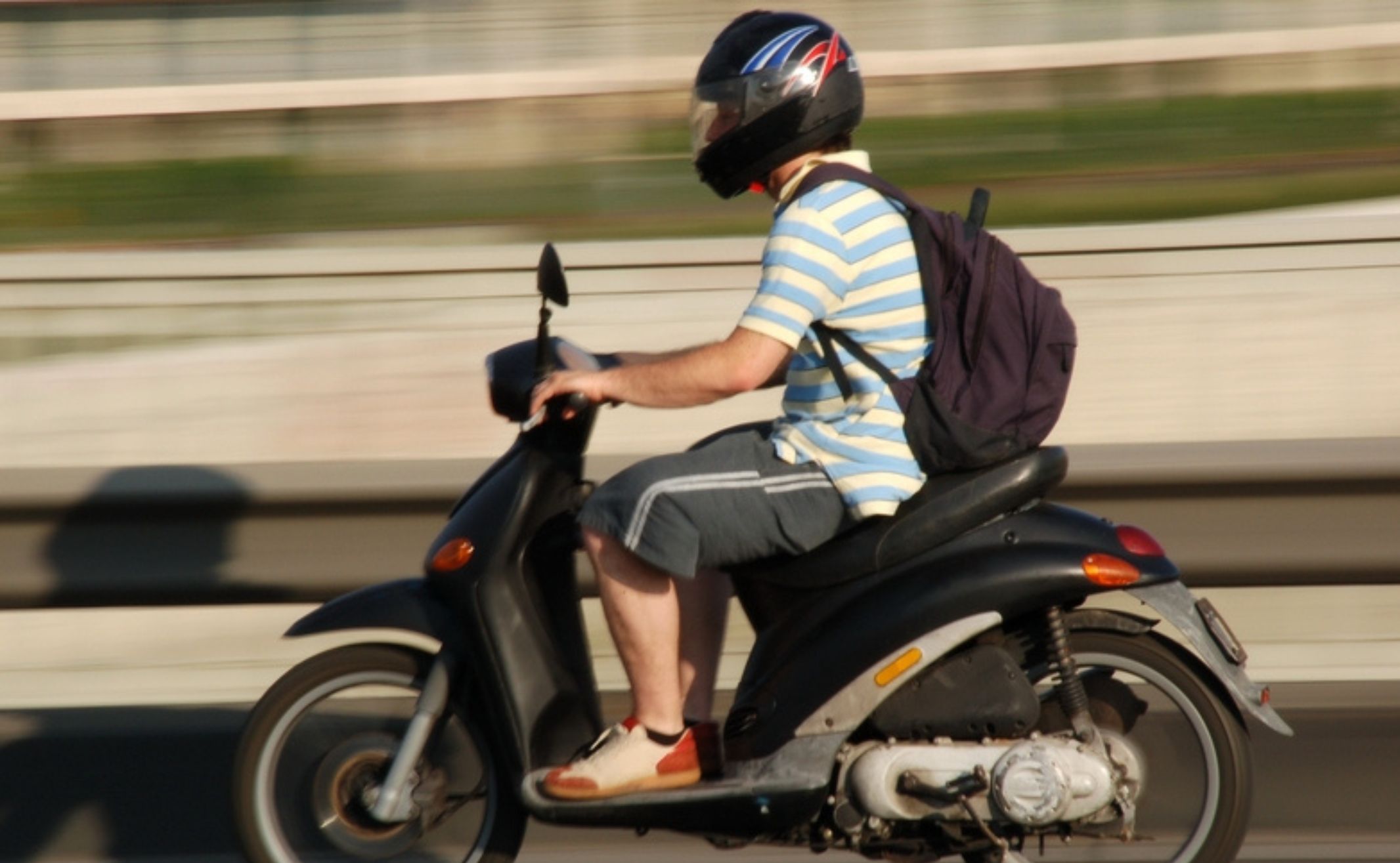 Caserta, vanno in caserma per sporgere una denuncia, ma si presentano con un motorino rubato: due giovani finiscono nei guai Caserta, vanno in caserma per sporgere una denuncia, ma si presentano con un motorino rubato: due giovani finiscono nei guai