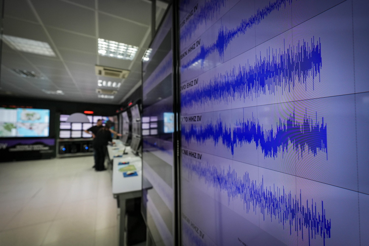 napoli terremoto campi flegrei pozzuoli