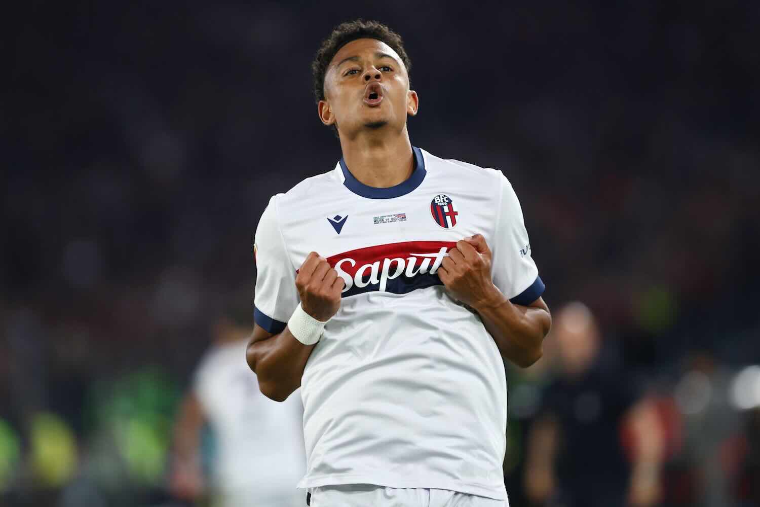 Il Bologna alza la Coppa Italia all’Olimpico, l’impresa contro il Milan dopo 51 anni: esultano Cremonini e Morandi davanti a Sinner e Salvini Il Bologna alza la Coppa Italia all’Olimpico, l’impresa contro il Milan dopo 51 anni: esultano Cremonini e Morandi davanti a Sinner e Salvini