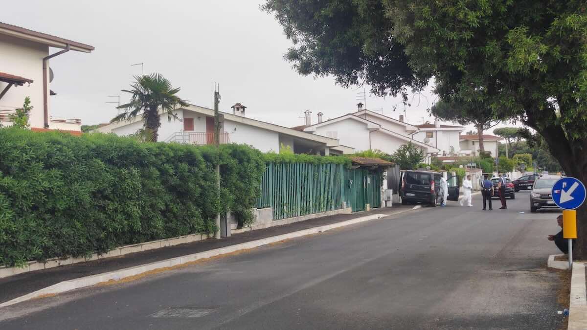 Omicidio Fregene, il figlio della vittima accusa l’ex fidanzata: «Ho introdotto in casa l’assassina di mia madre» Omicidio Fregene, il figlio della vittima accusa l’ex fidanzata: «Ho introdotto in casa l’assassina di mia madre»