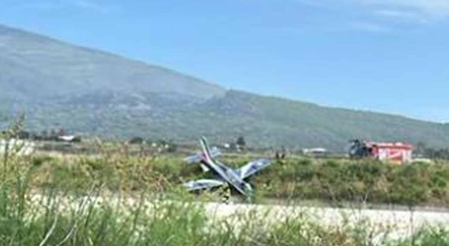 Incidente fra 3 Frecce tricolori, paura a Pantelleria: un pilota ferito. Che cosa è successo – Il video