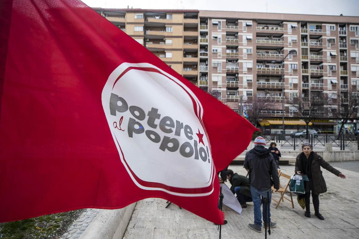 chi è l agente dell antiterrorismo infiltrato in potere al popolo parlava con uomini in giacca e cravatta da Open.online chi è l agente dell antiterrorismo infiltrato in potere al popolo parlava con uomini in giacca e cravatta
