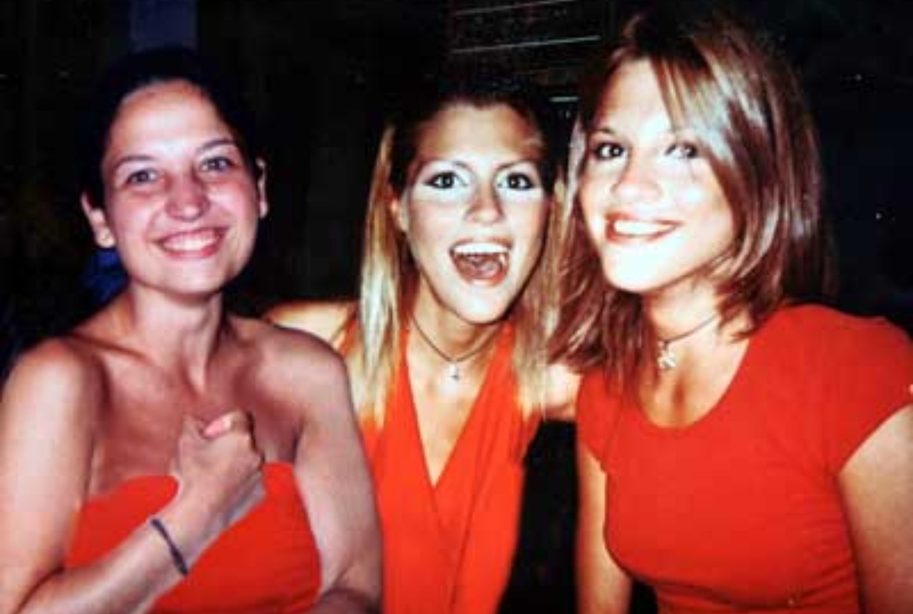 Garlasco, quando Stefania Cappa spiegò il fotomontaggio con la gemella Paola e Chiara Poggi Garlasco, quando Stefania Cappa spiegò il fotomontaggio con la gemella Paola e Chiara Poggi