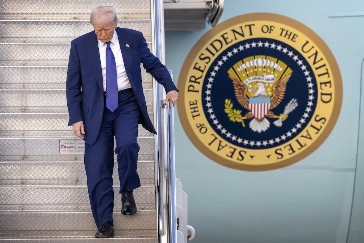 trump-air-force-one-qatar