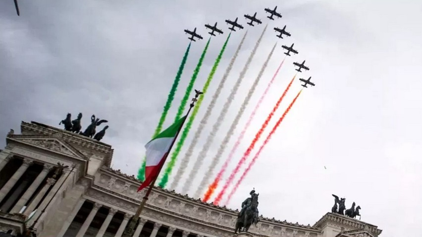 https://static.open.online/wp-content/uploads/2025/06/2-giugno.jpg