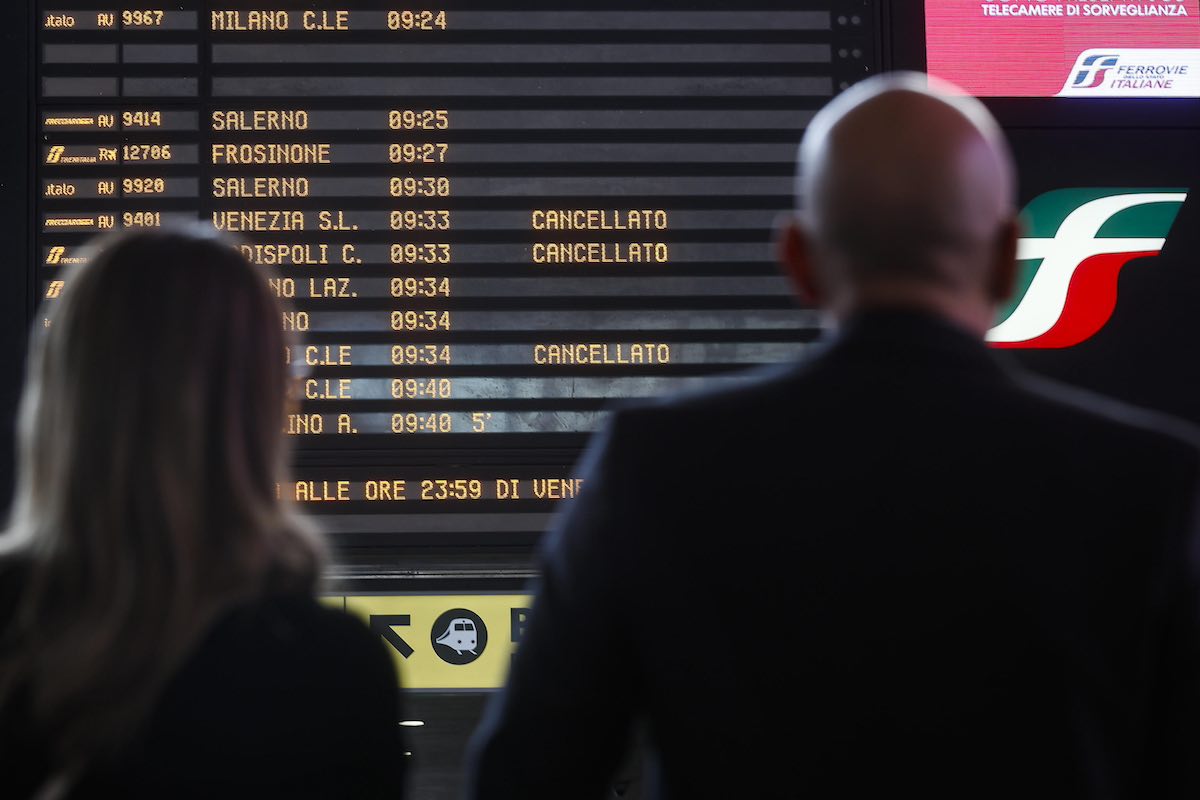 guasto treni alta velocità ritardi