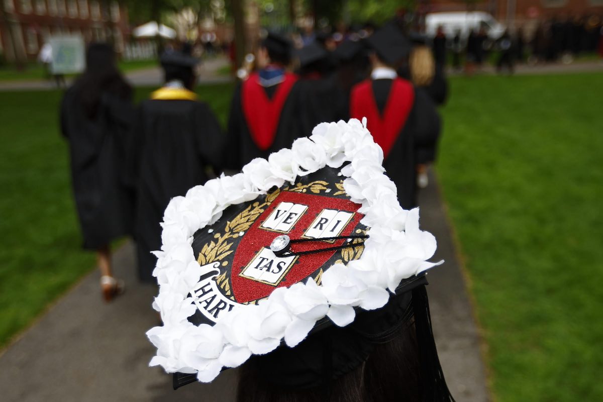 harvard trump giudice rinvio blocco studenti stranieri