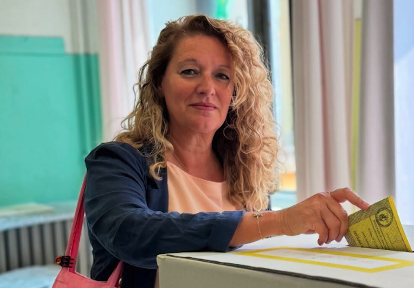 https://static.open.online/wp-content/uploads/2025/06/ilaria-bugetti-sindaca-prato-arresti-domiciliari.jpg