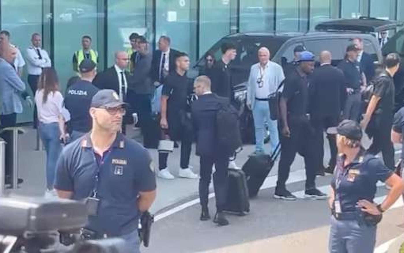 https://static.open.online/wp-content/uploads/2025/06/inter-rientro-milano-malpensa-video.jpeg