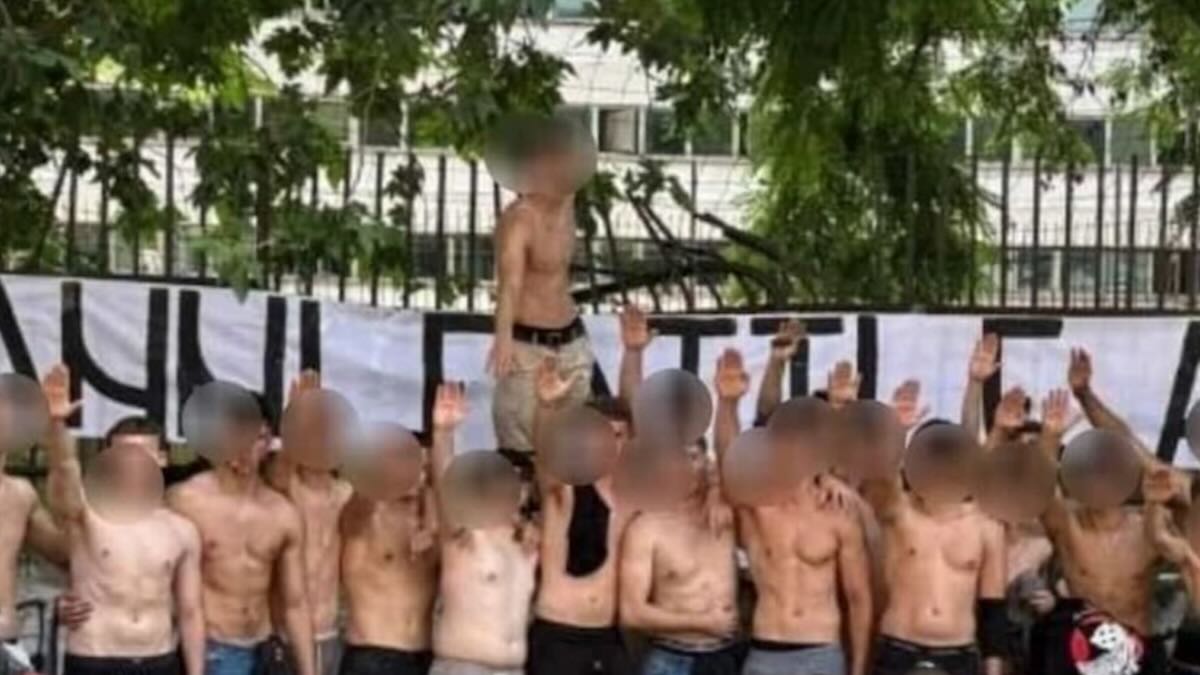 https://static.open.online/wp-content/uploads/2025/06/liceo-saluto-fascista-preside.jpg