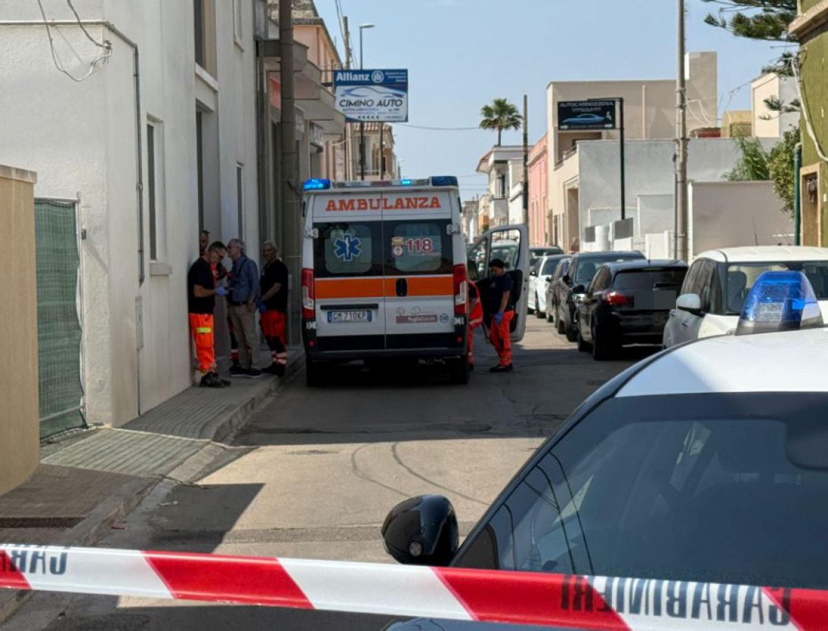racale uccide la madre con l'ascia