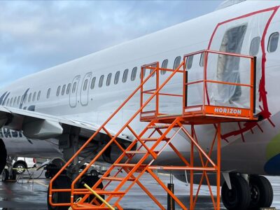 portellone alaska airlines bulloni