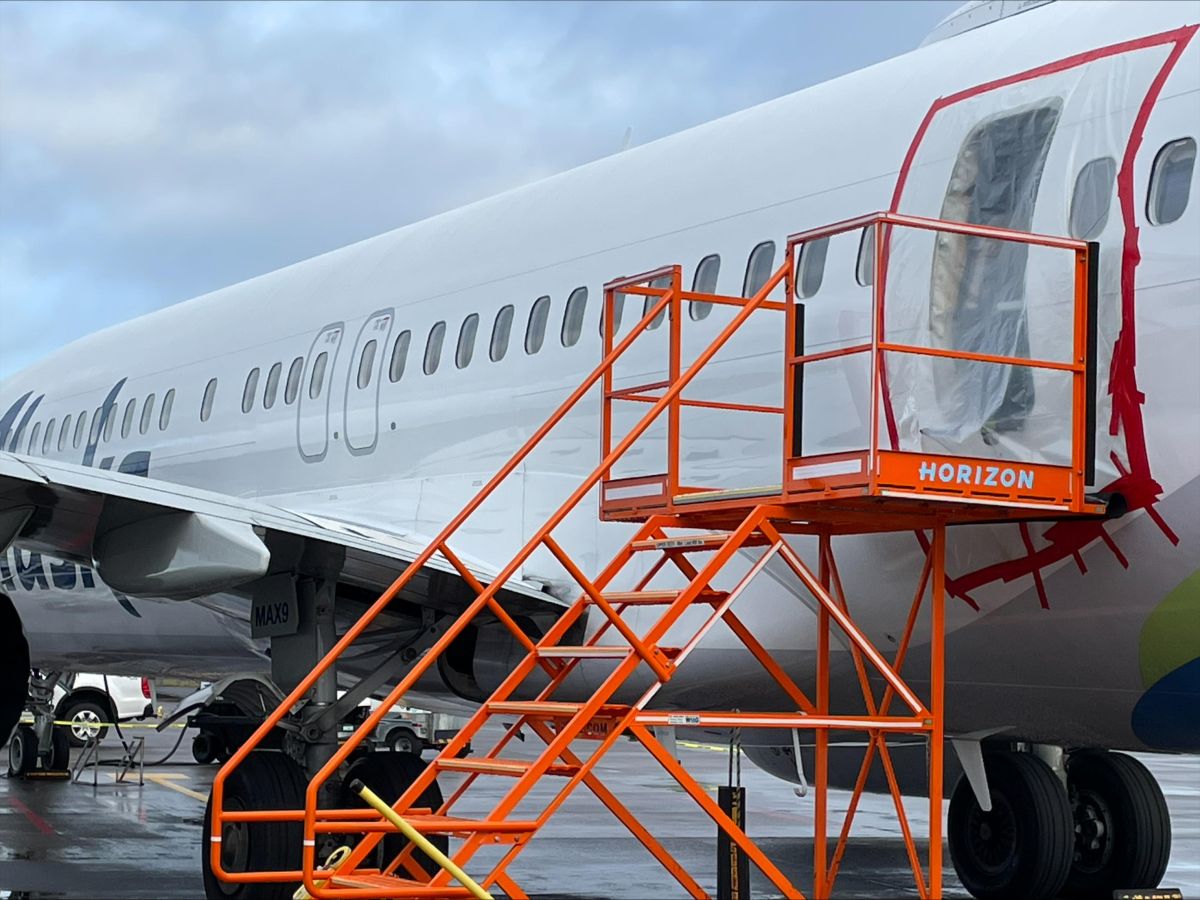 portellone alaska airlines bulloni